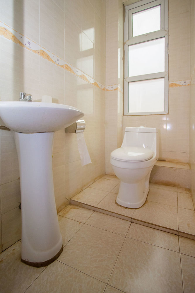 Pearl Springs Hotel Ньери Экстерьер фото